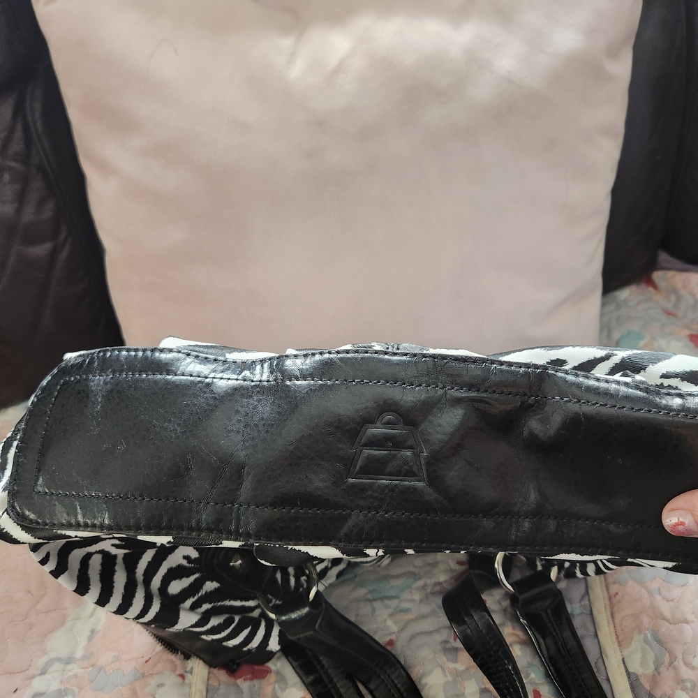 Kathy Van Zeeland Zebra Print Shoulder Bag - Picture 4 of 7
